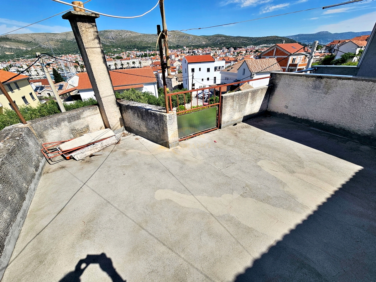 Casa da ristrutturare a 300 m dal centro di Trogir